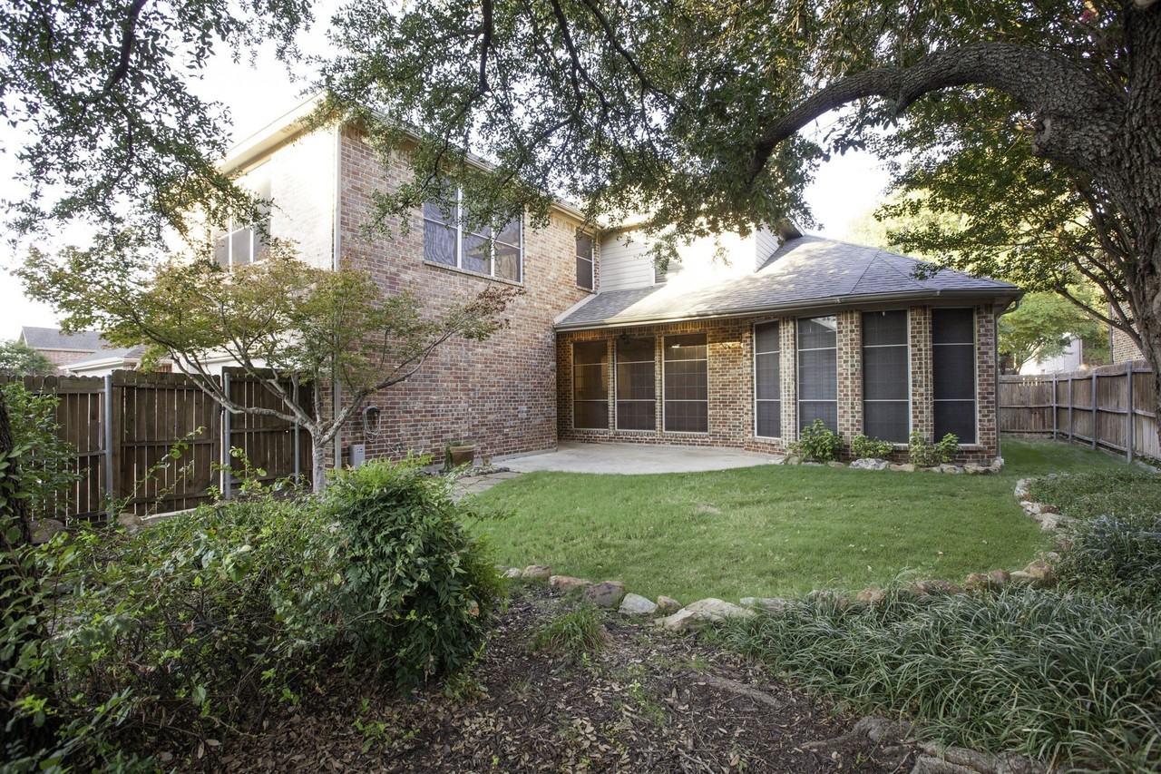 6976 Valley Brook Dr - Photo 3 of 40