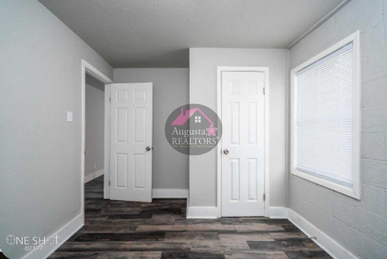 526 E North 7th St #3 - Photo 2 of 4