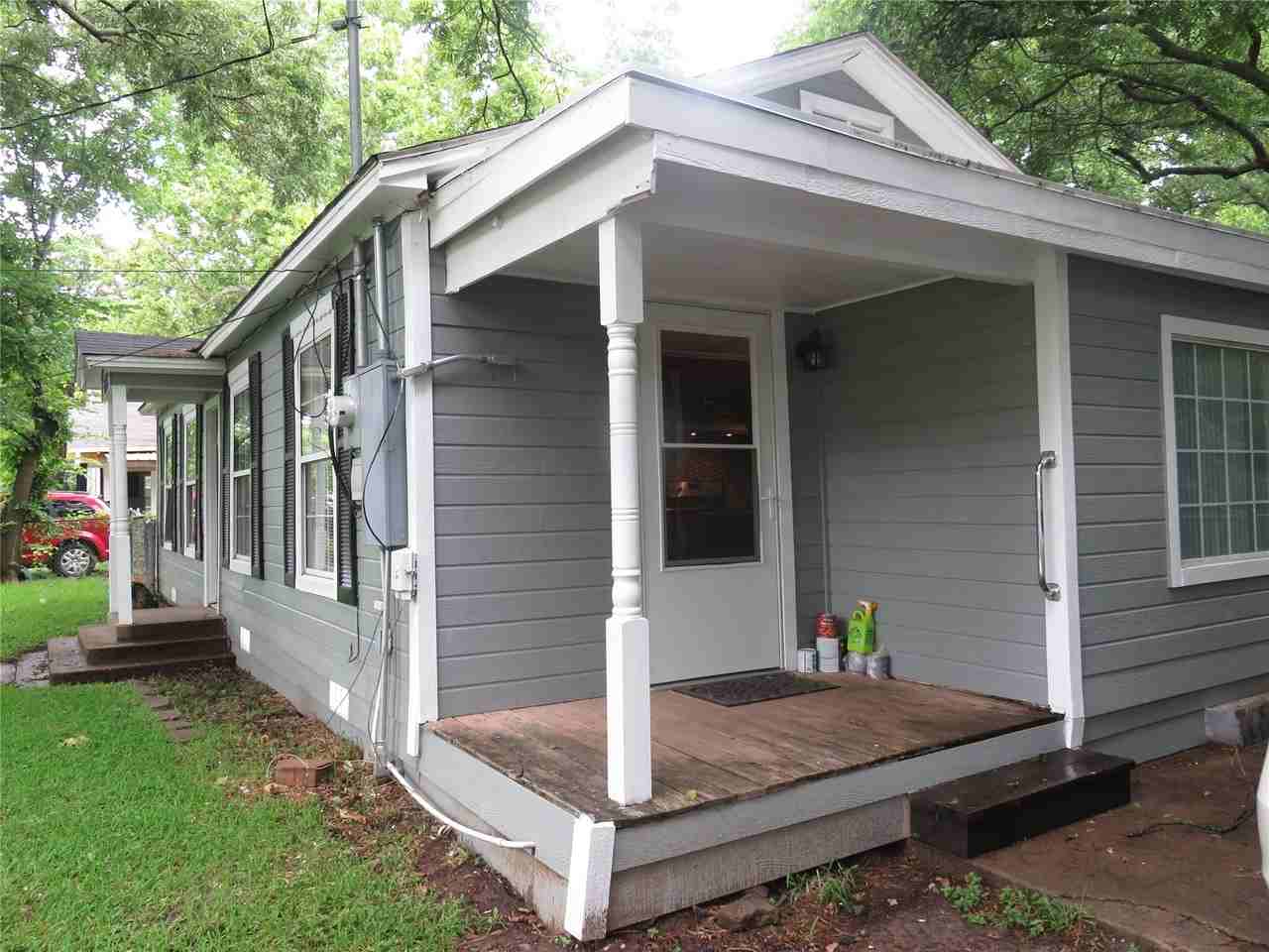 2513 W Walker St - Photo 4 of 35