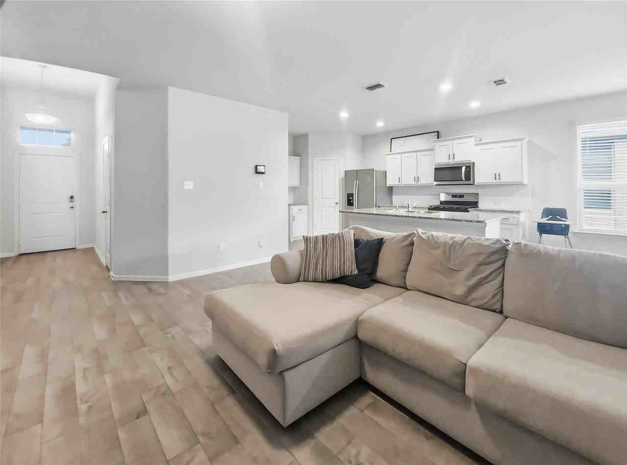 8500 Berry Crest St - Photo 6 of 25