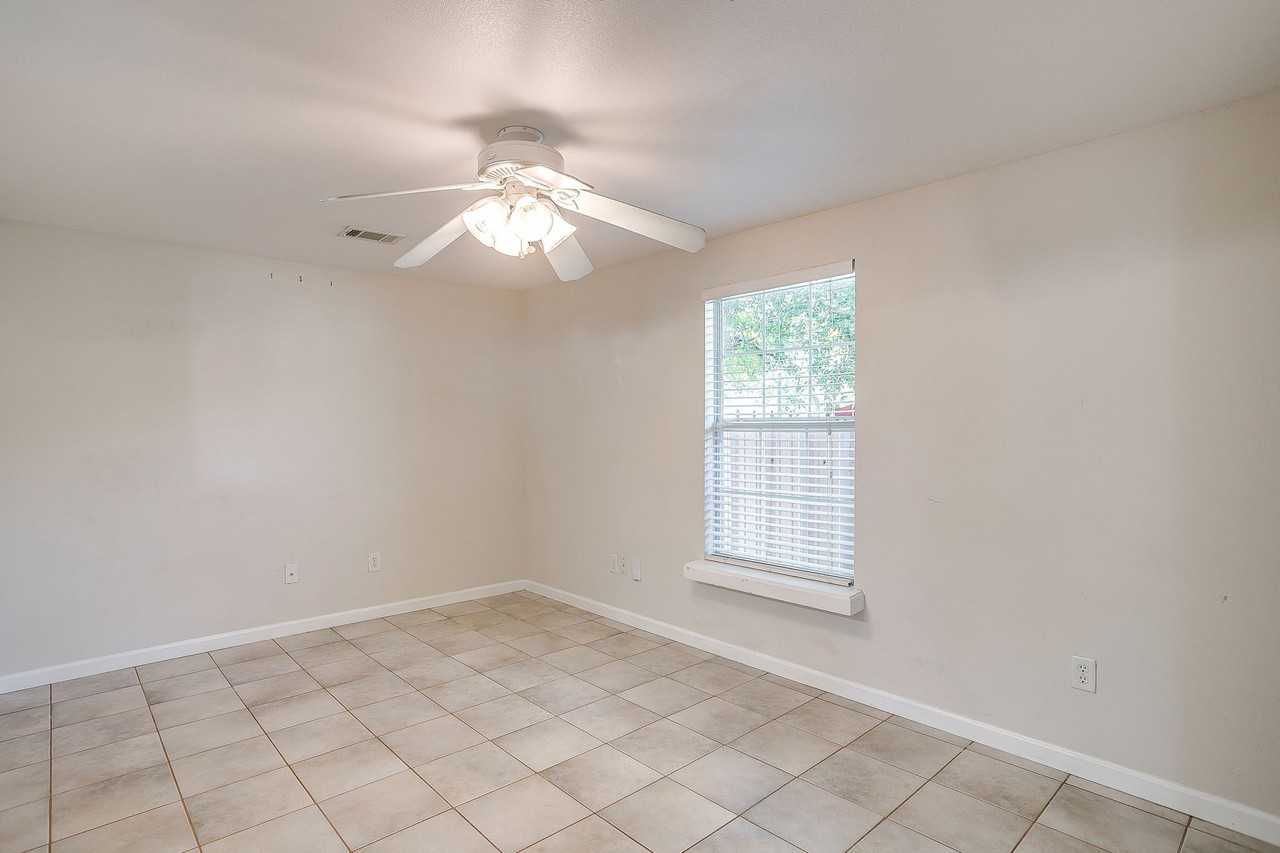 2606 Wayside Ave - Photo 6 of 15
