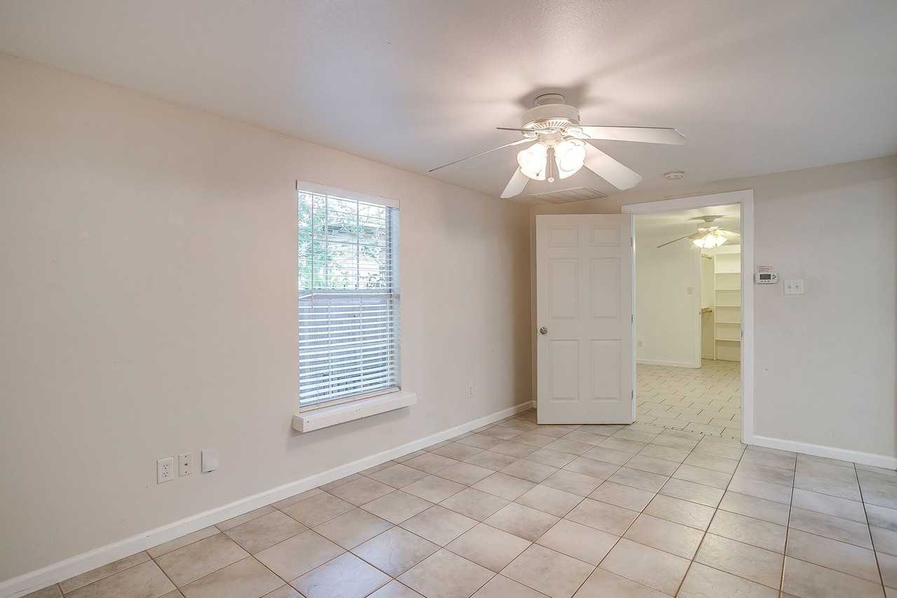 2606 Wayside Ave - Photo 7 of 15