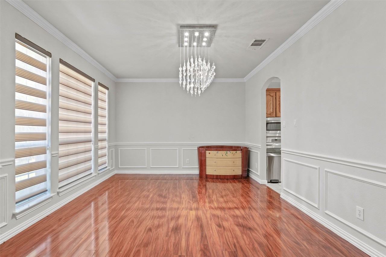 1309 Greenway Park Dr - Photo 4 of 38