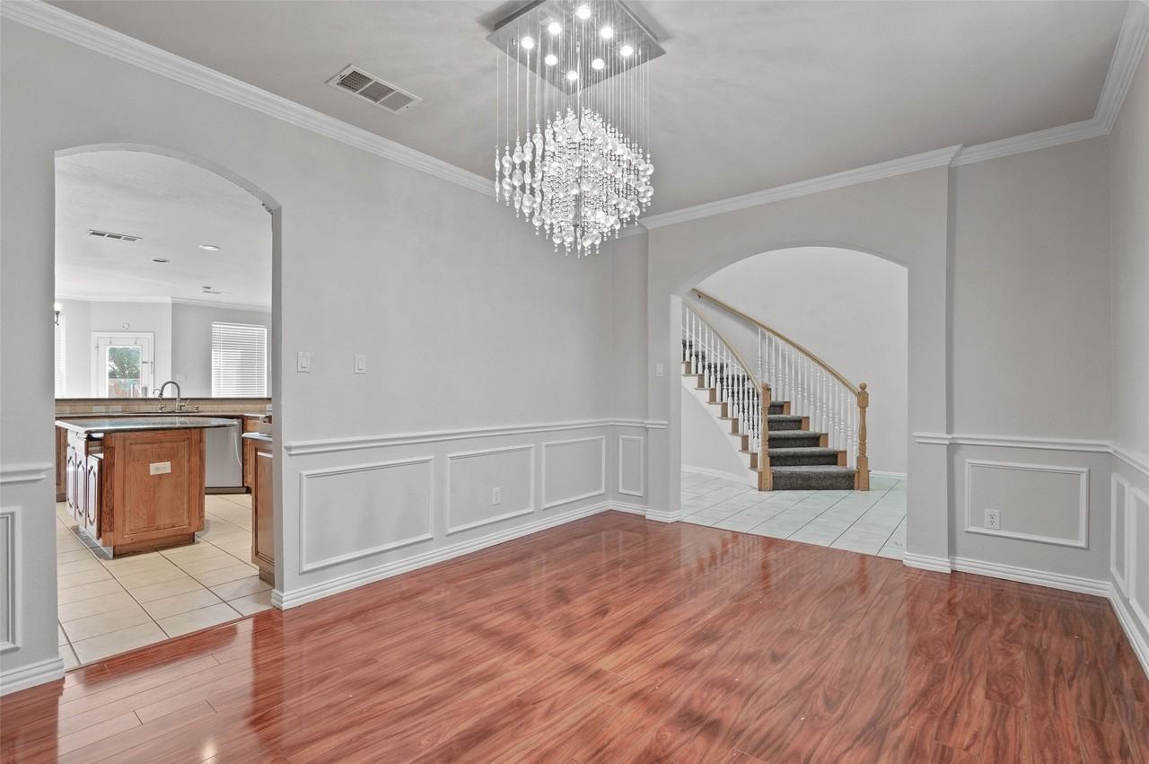 1309 Greenway Park Dr - Photo 5 of 38