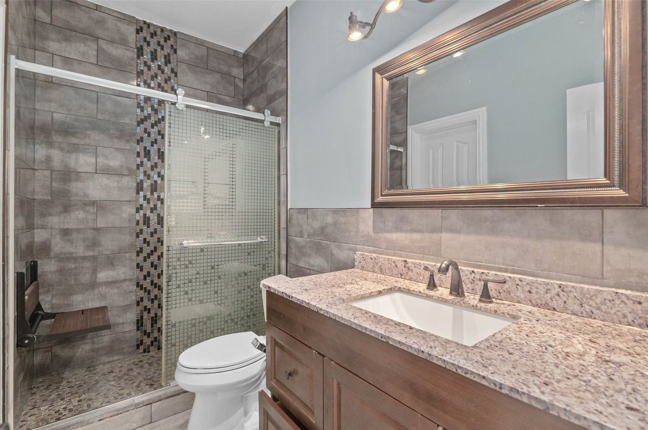 1309 Greenway Park Dr - Photo 7 of 38