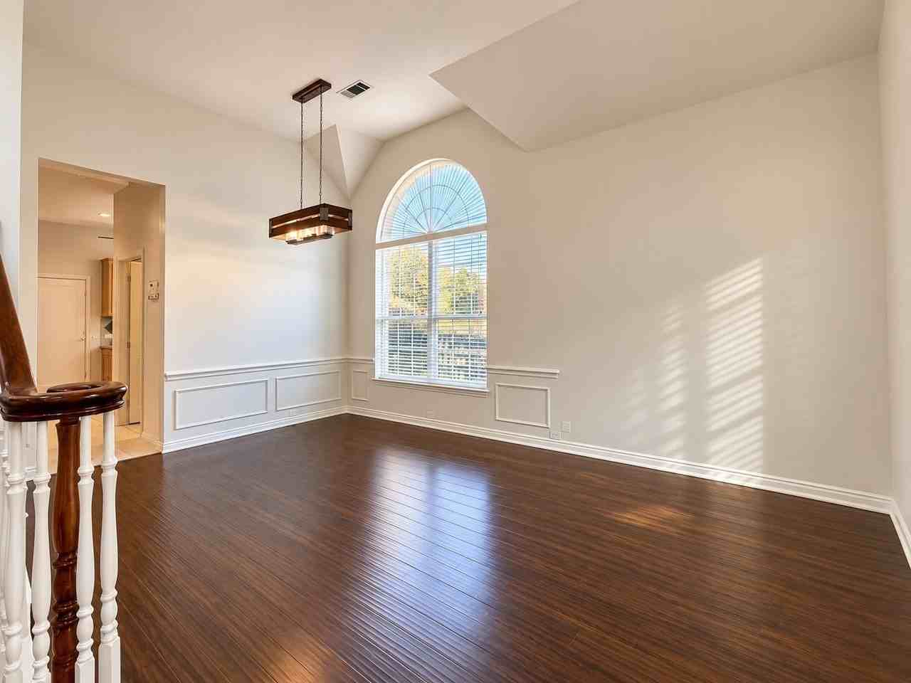 1920 Hillcroft Dr - Photo 3 of 20