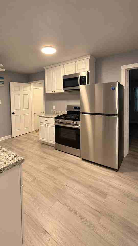 718 Susan Dr - Photo 2 of 22