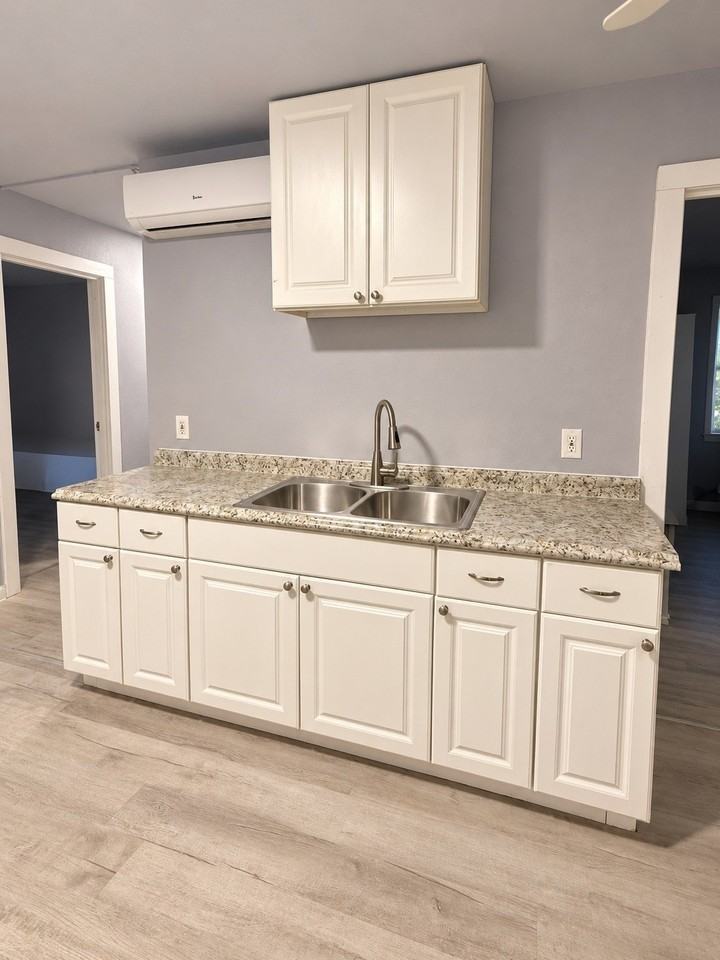 718 Susan Dr - Photo 4 of 22
