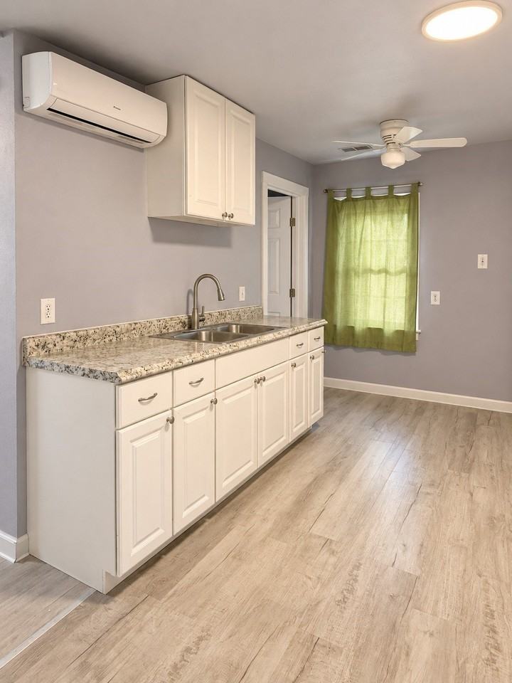 718 Susan Dr - Photo 5 of 22