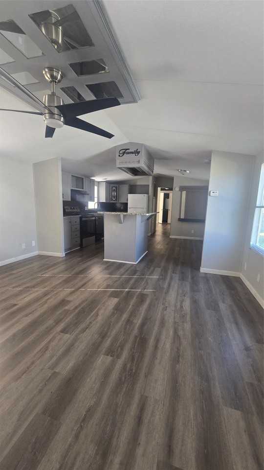 4253 Sun Dr - Photo 5 of 10