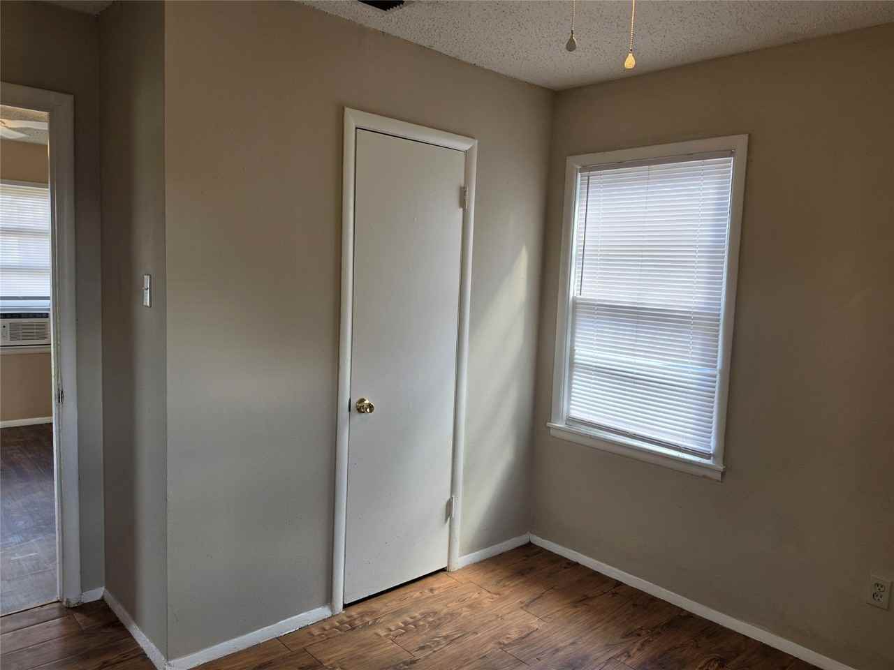 2909 S 27th St - Photo 7 of 10