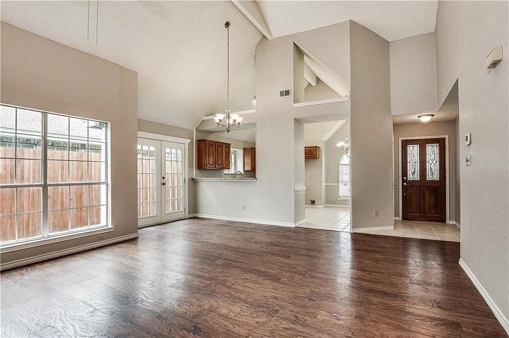 2134 Arbor Creek Dr - Photo 4 of 15