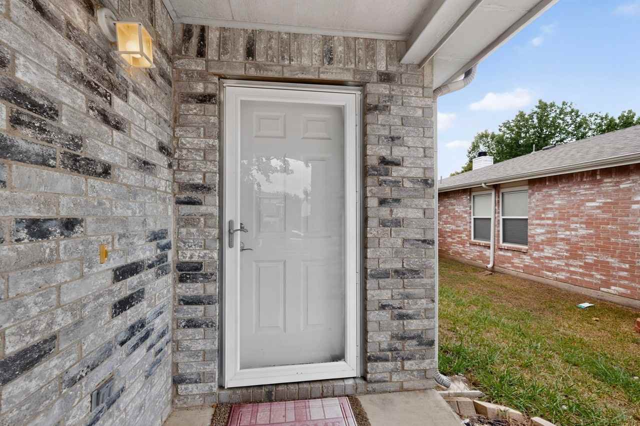 3107 Westview Dr - Photo 5 of 36