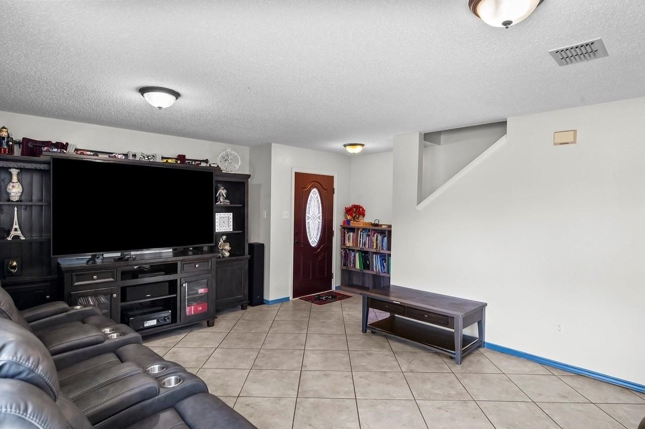 600 Claiborn Ln - Photo 5 of 30
