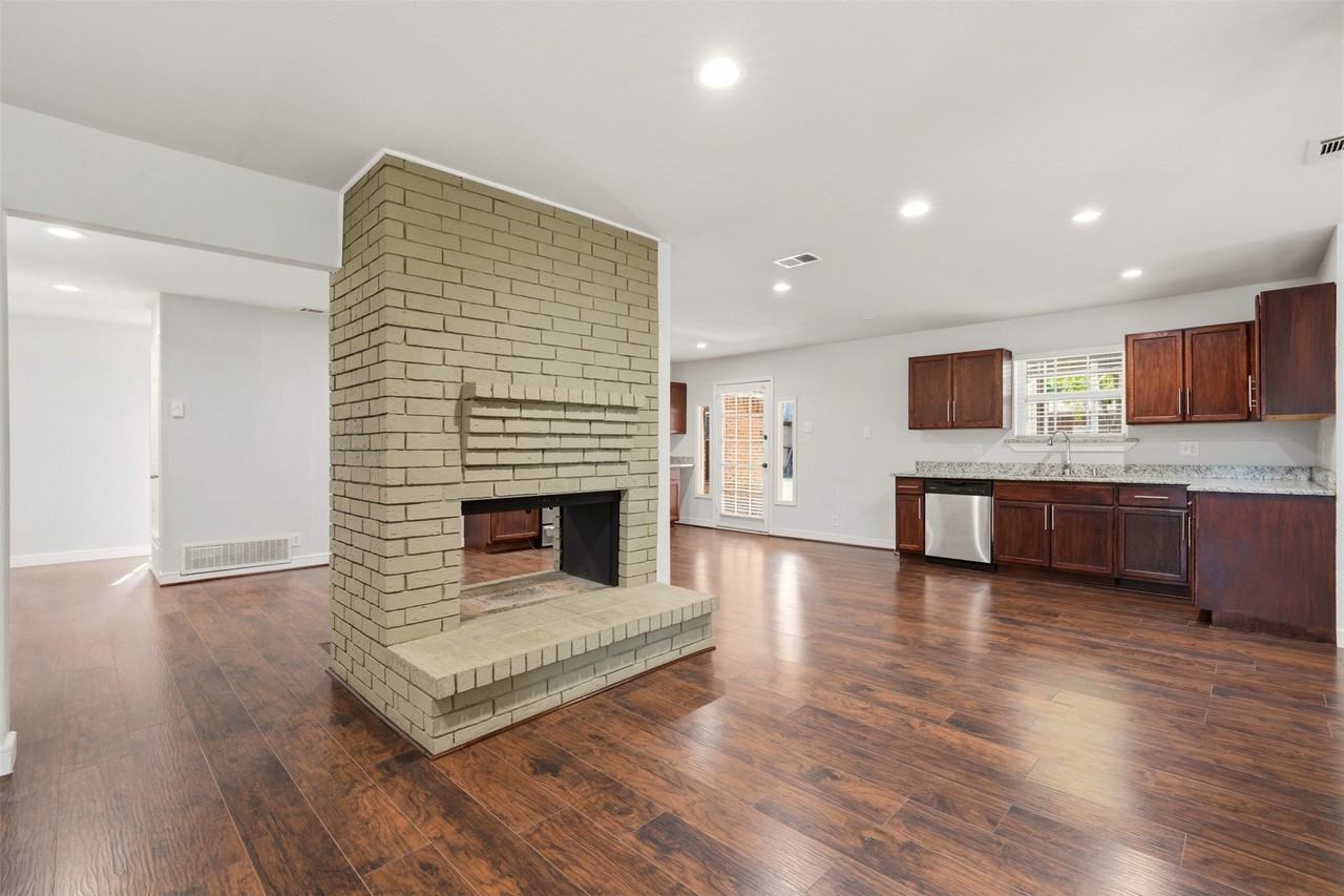 9221 Plano Rd - Photo 5 of 23