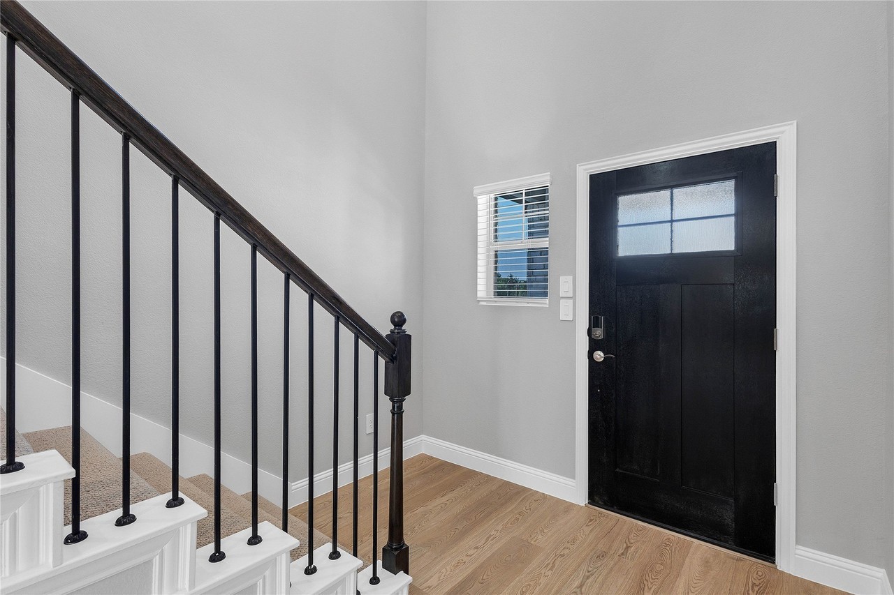 507 Martell Rd - Photo 4 of 27