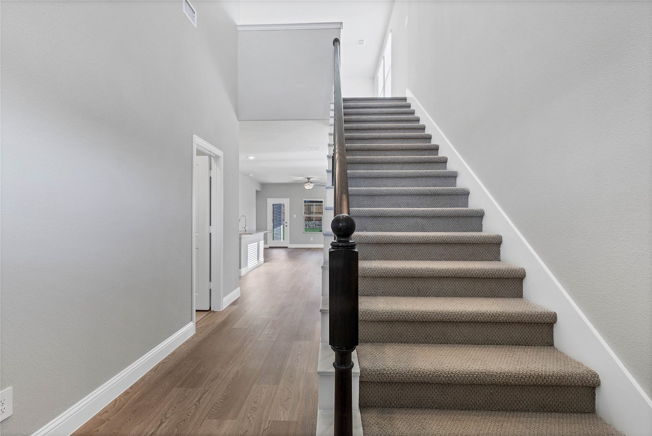 507 Martell Rd - Photo 5 of 27