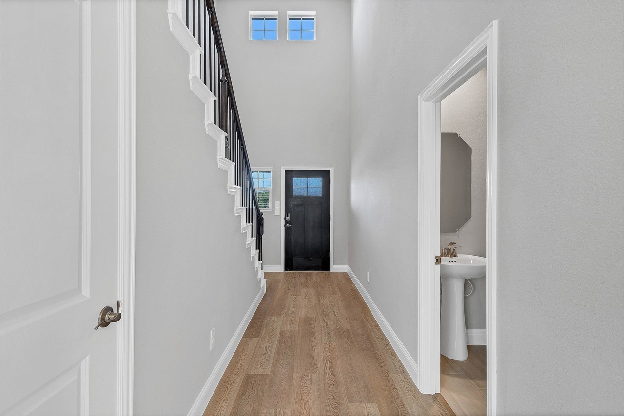 507 Martell Rd - Photo 7 of 27