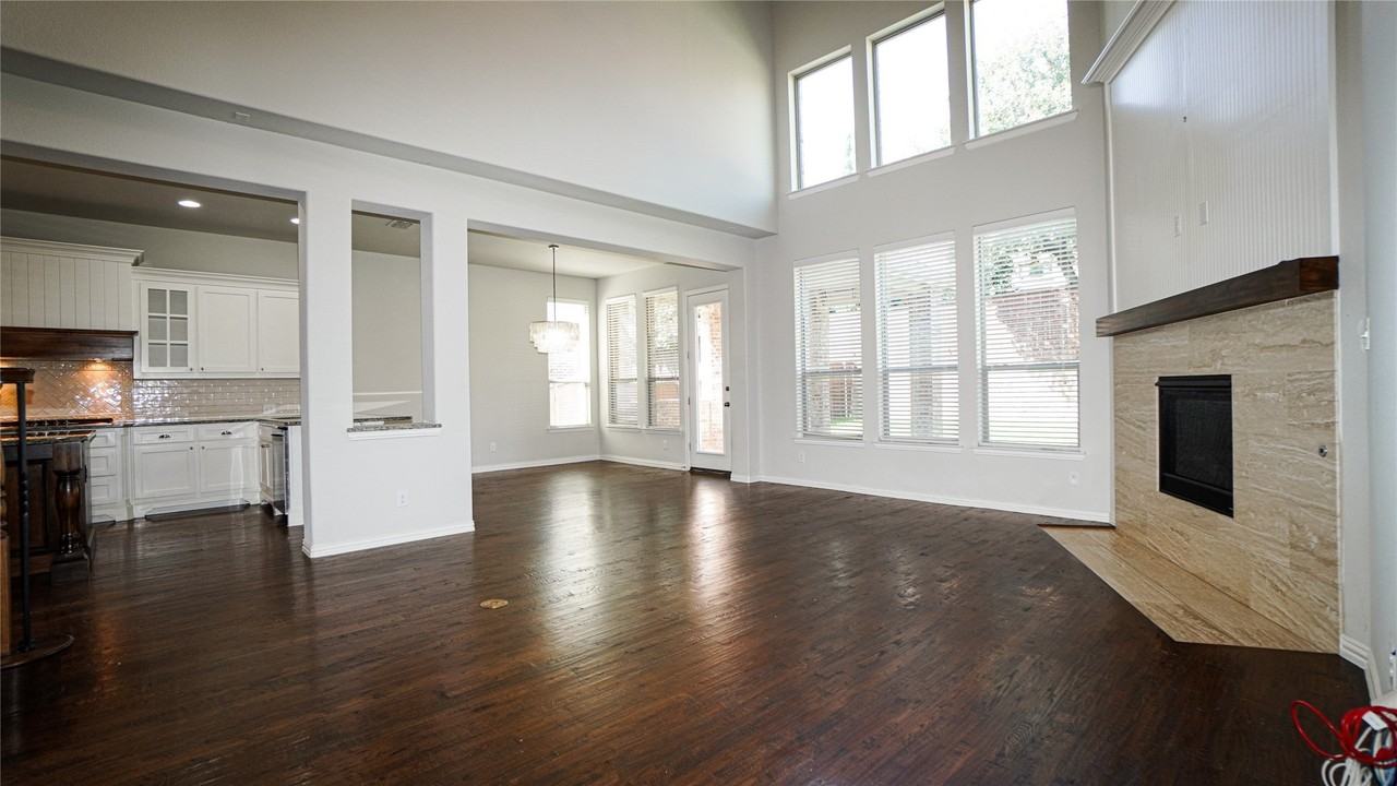 790 York Dr - Photo 6 of 37