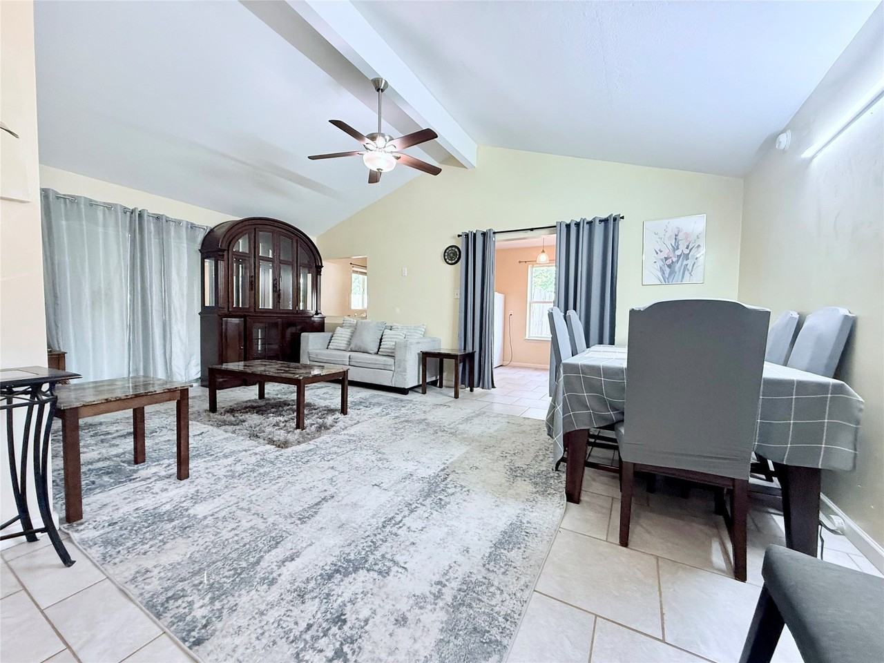 3702 Lindsey Ct - Photo 2 of 17