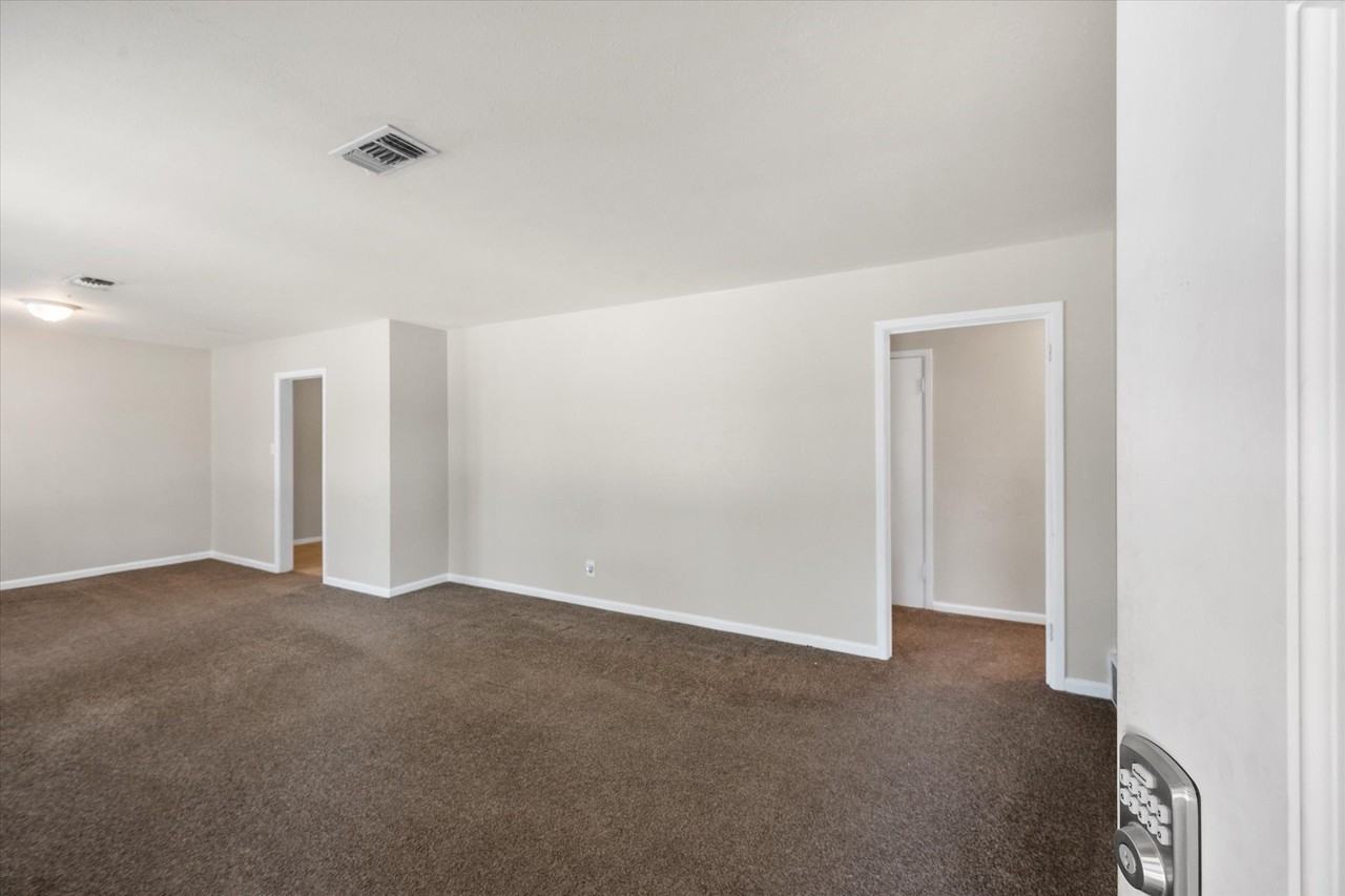 2716 Scruggs Park Dr - Photo 5 of 34