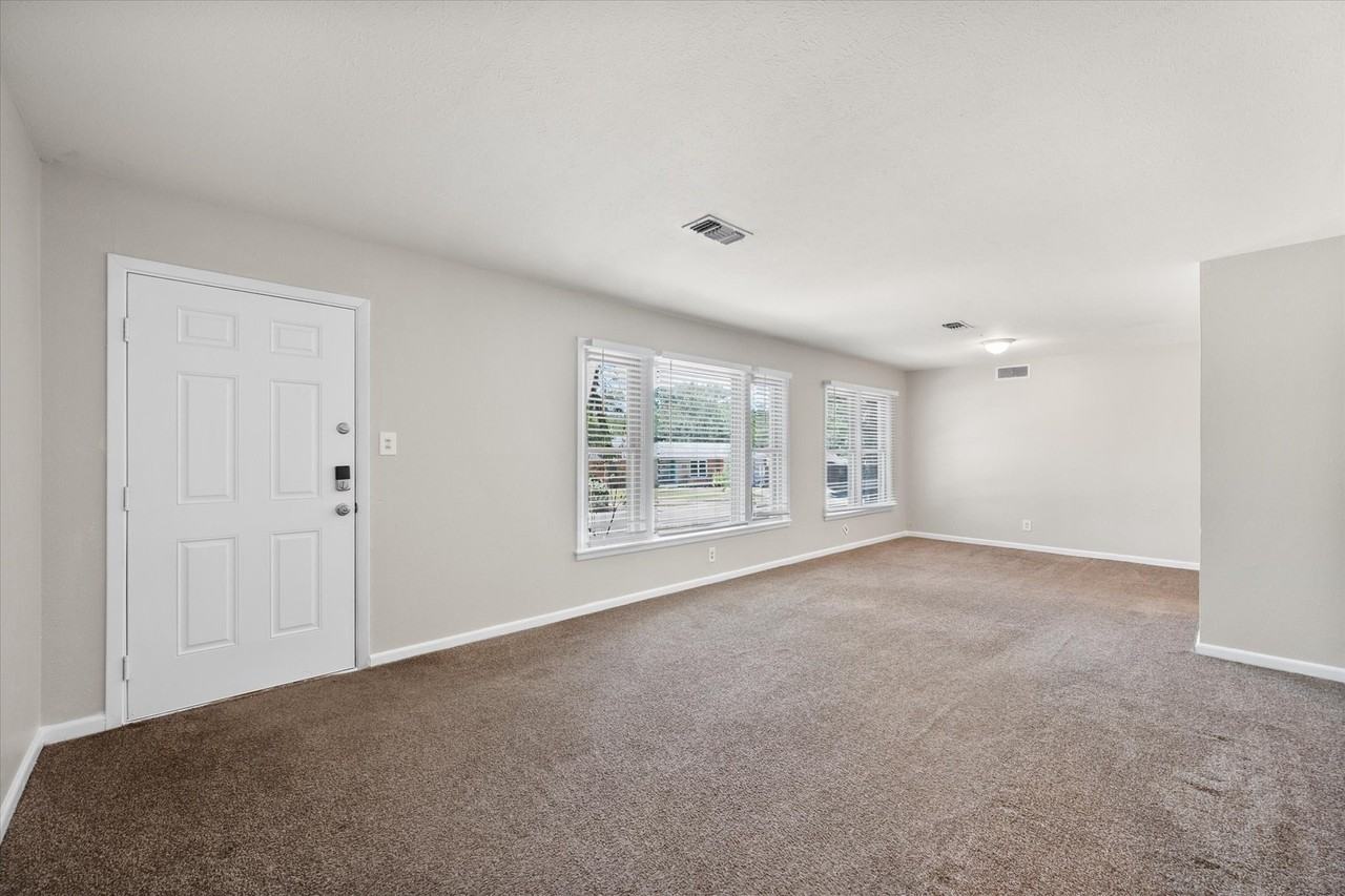 2716 Scruggs Park Dr - Photo 6 of 34