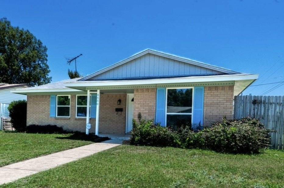 4430 Windsor Dr - Photo 3 of 23