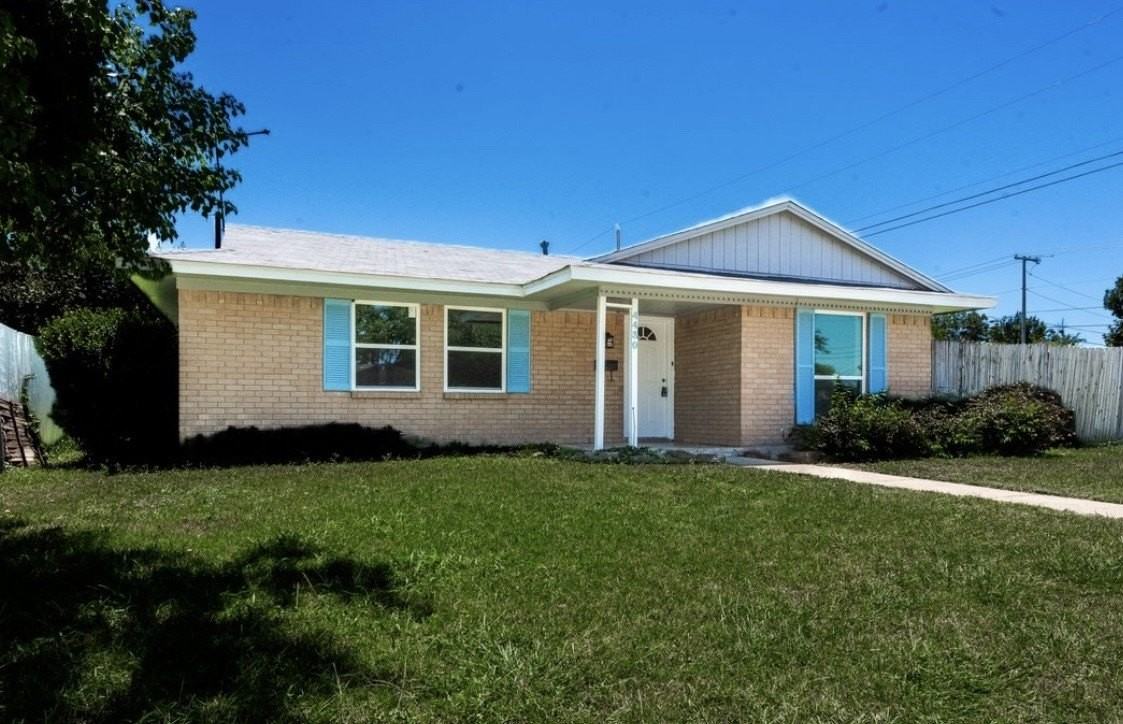 4430 Windsor Dr - Photo 4 of 23
