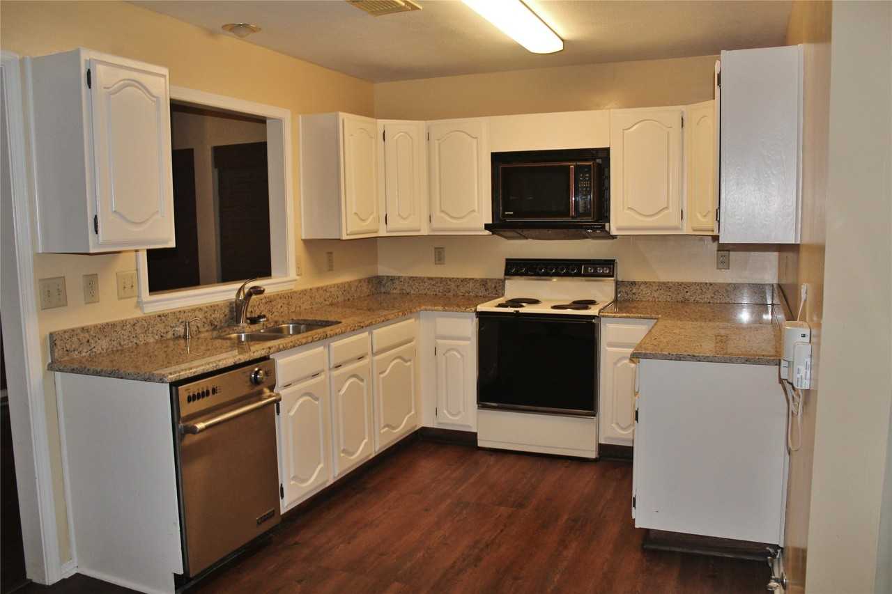 4413 Odessa Dr - Photo 3 of 12