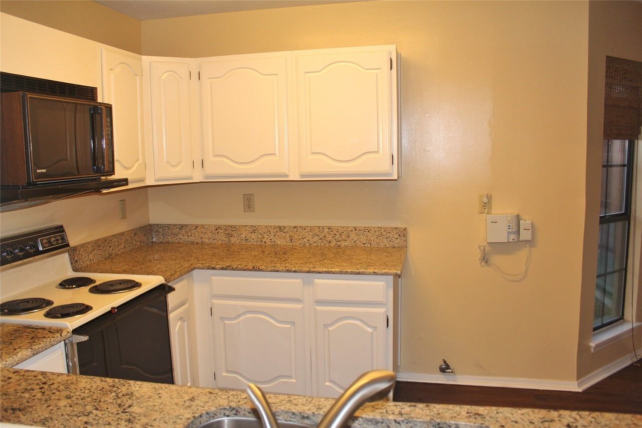 4413 Odessa Dr - Photo 5 of 12