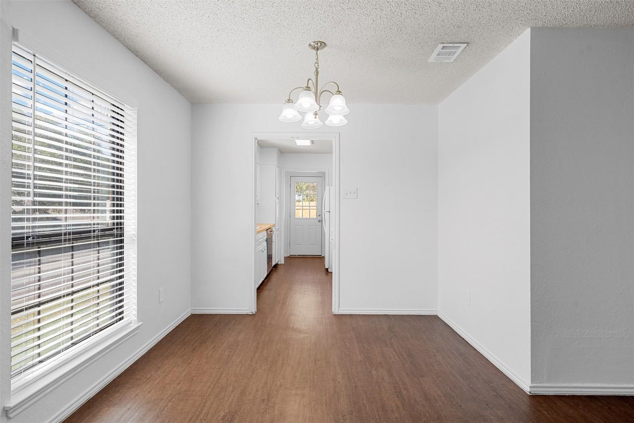 300 Mill Creek Cir #4 - Photo 4 of 18