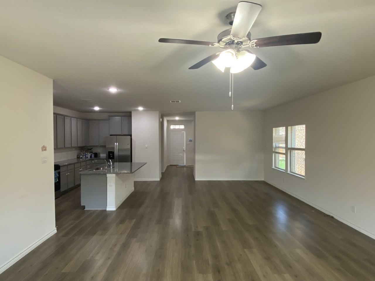 10528 Breezeway Dr - Photo 7 of 34