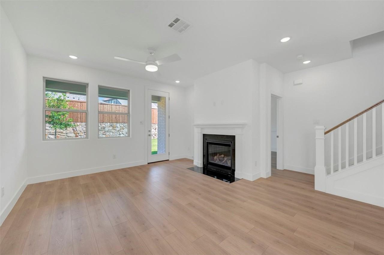 521 Sagebrush Trl - Photo 2 of 17