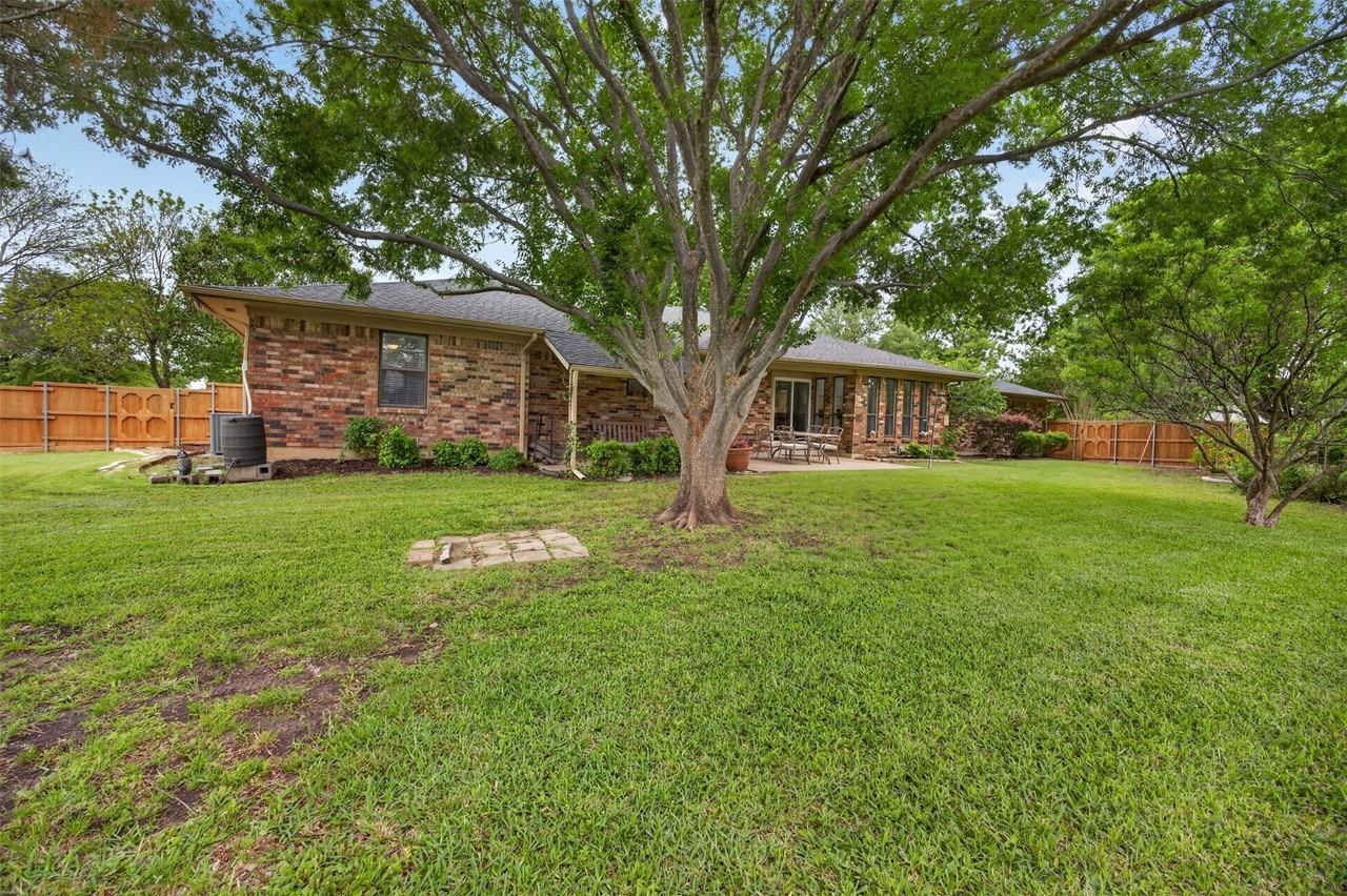 4607 Sachse Rd - Photo 3 of 36
