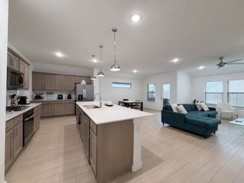 670 Parkside Dr - Photo 4 of 30