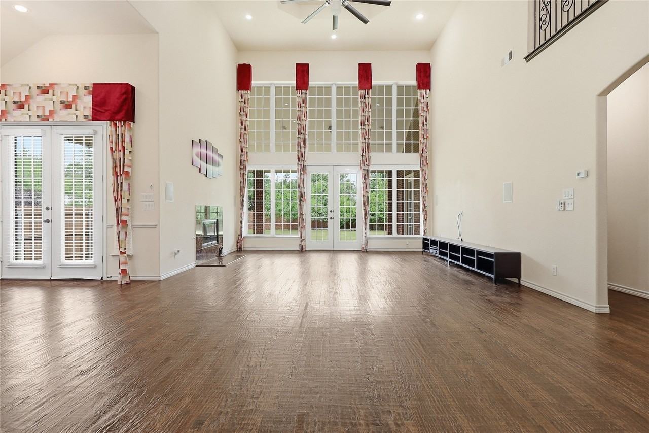 14785 Palm Desert Ln - Photo 6 of 40