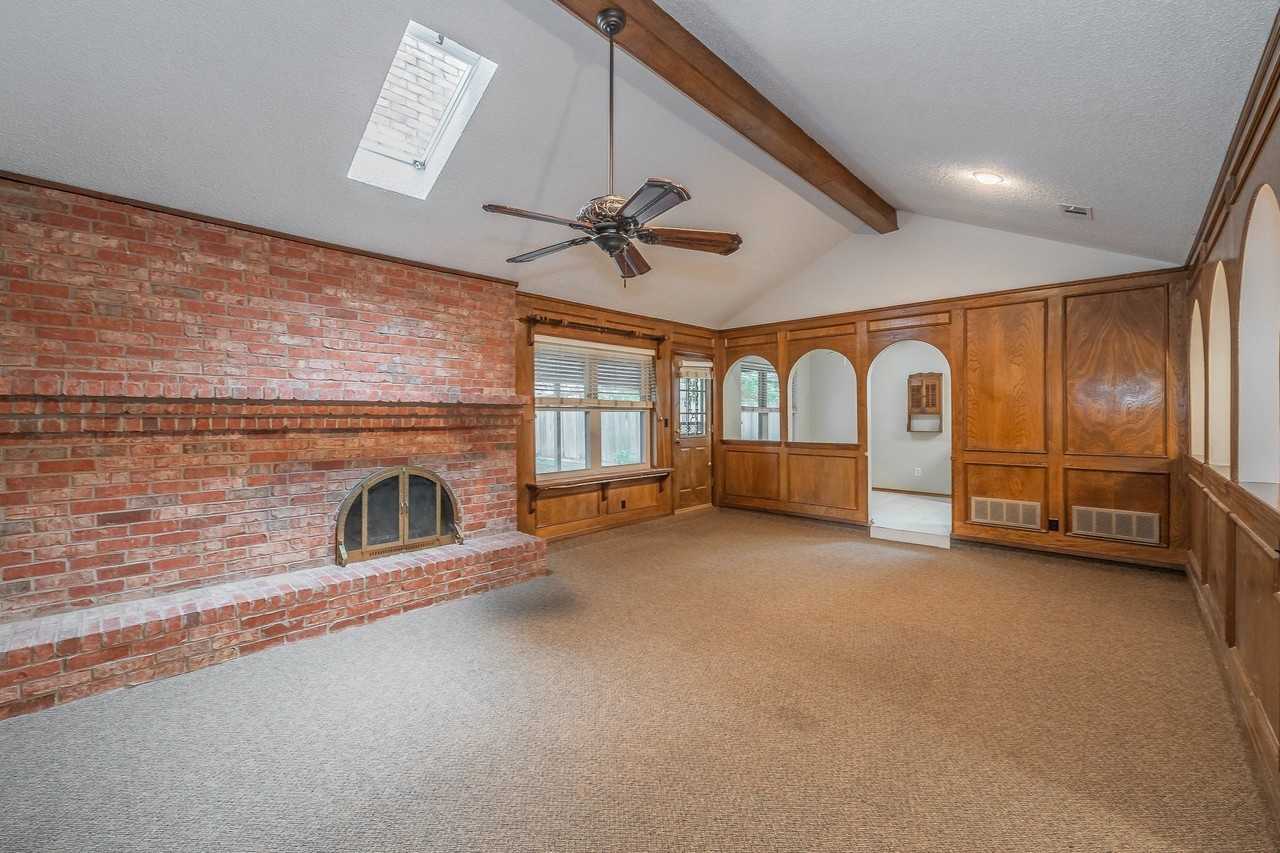 1010 Purdue Dr - Photo 3 of 37