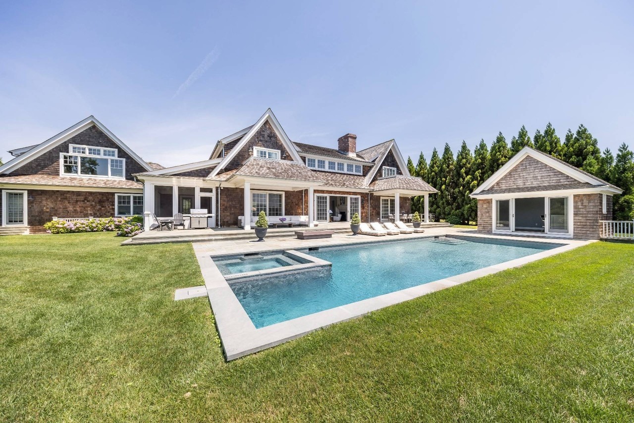 32 Old Montauk Hwy - Photo 2 of 20