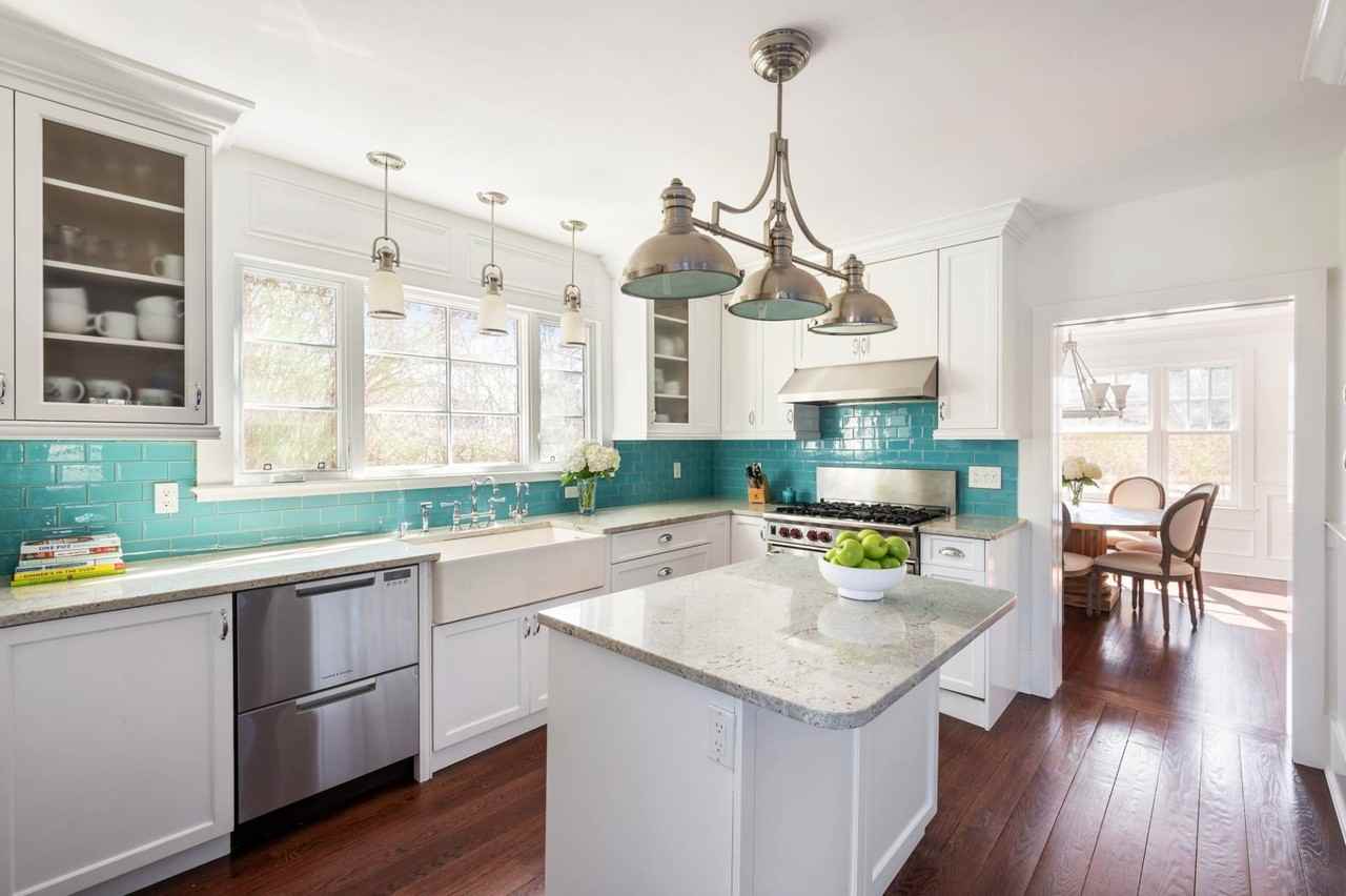 179 Hampton Rd - Photo 5 of 25