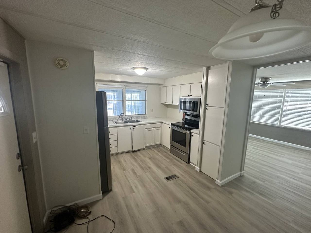 30 Riverview Dr - Photo 3 of 13