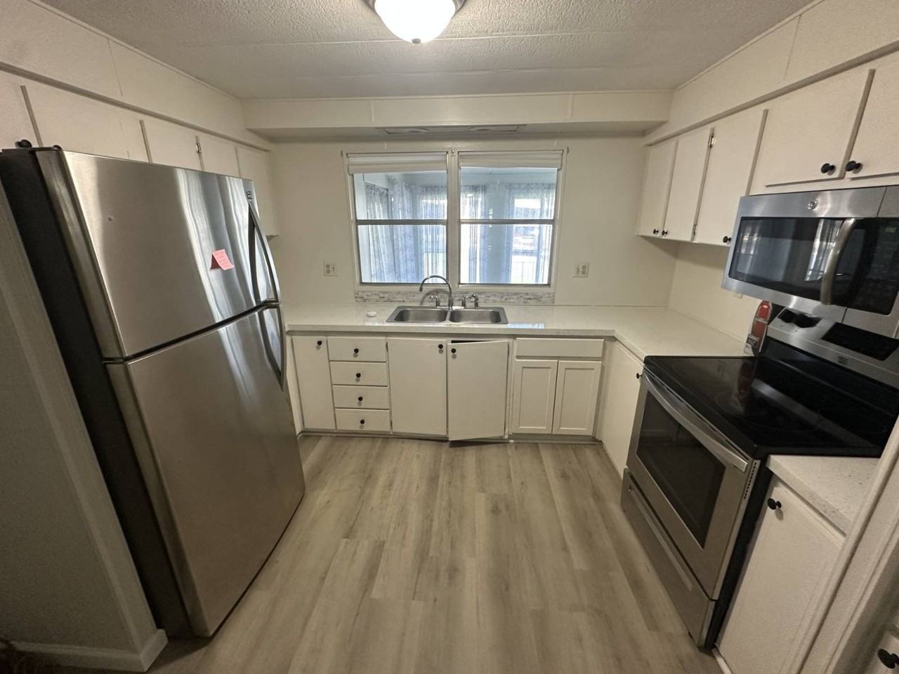 30 Riverview Dr - Photo 4 of 13