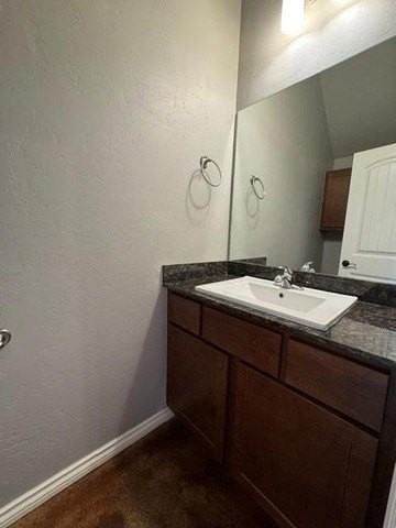 587 S Fretz Ave - Photo 4 of 20