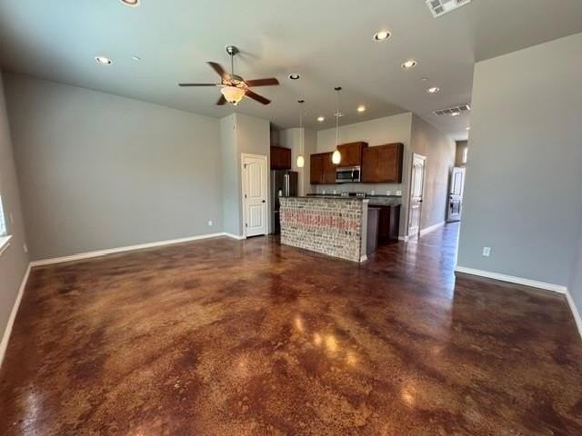 587 S Fretz Ave - Photo 6 of 20
