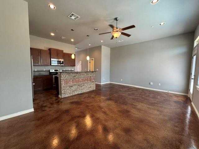 587 S Fretz Ave - Photo 7 of 20