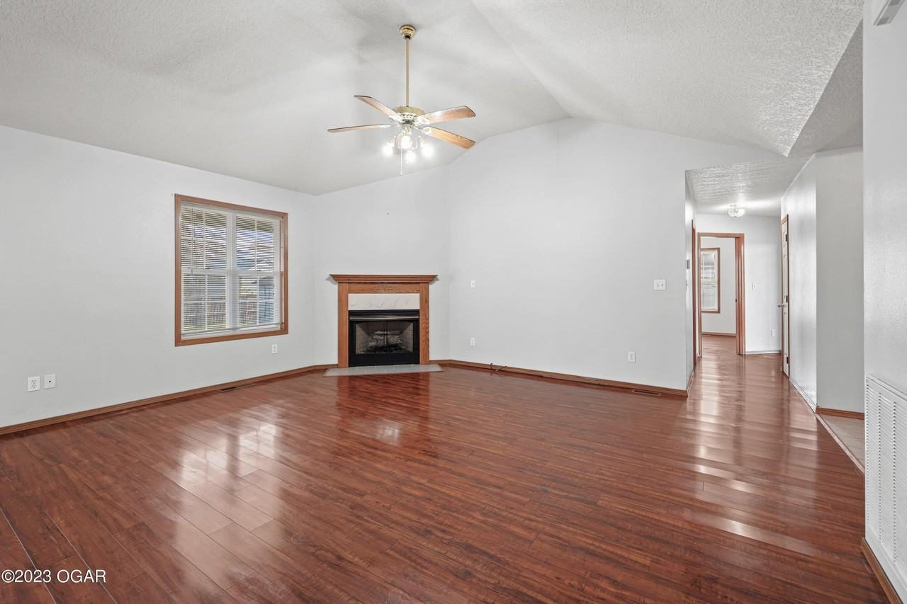 3509 Ferguson Rd - Photo 3 of 25