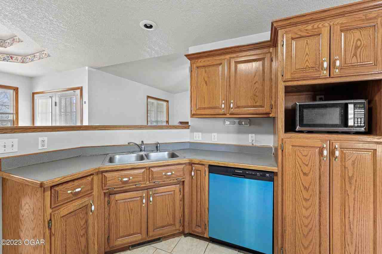 3509 Ferguson Rd - Photo 6 of 25