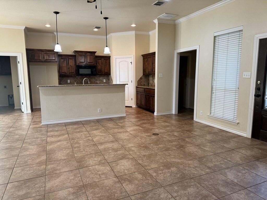 5915 Pedernales Dr - Photo 4 of 15