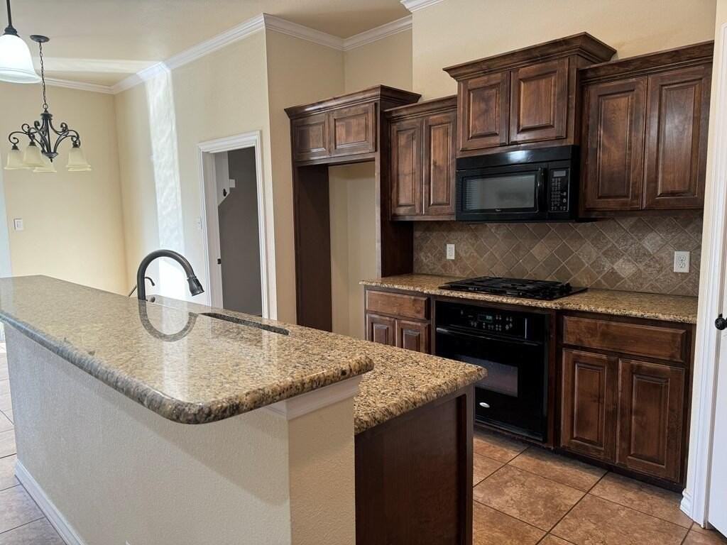 5915 Pedernales Dr - Photo 5 of 15