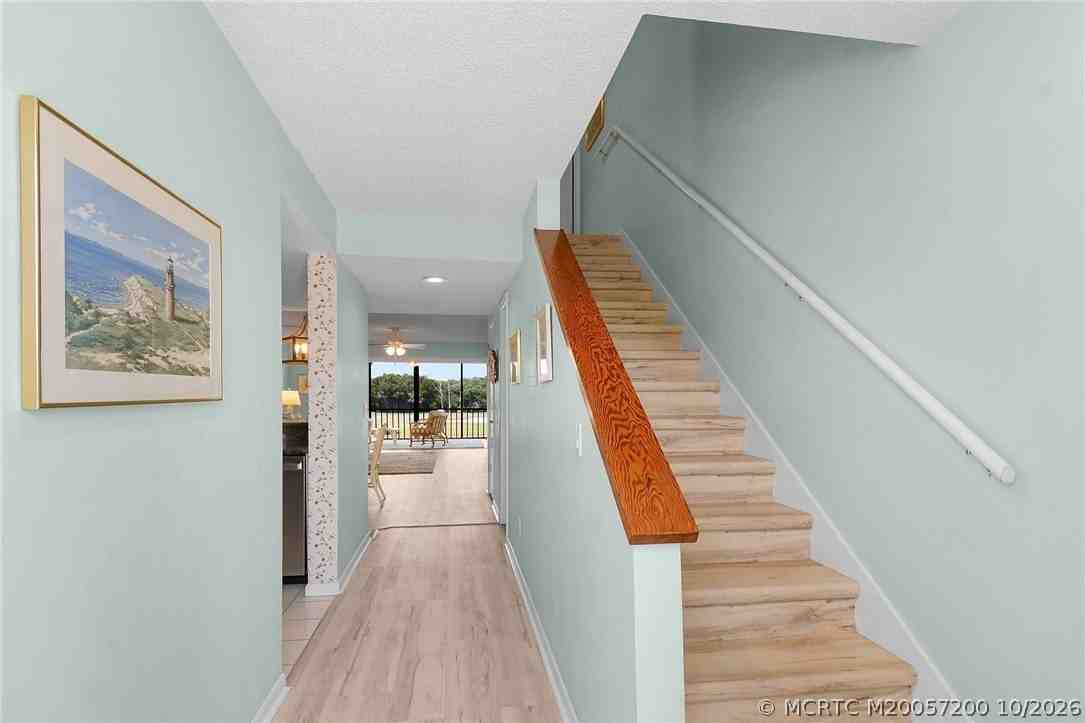 5532 Ne Gulfstream Way - Photo 6 of 50