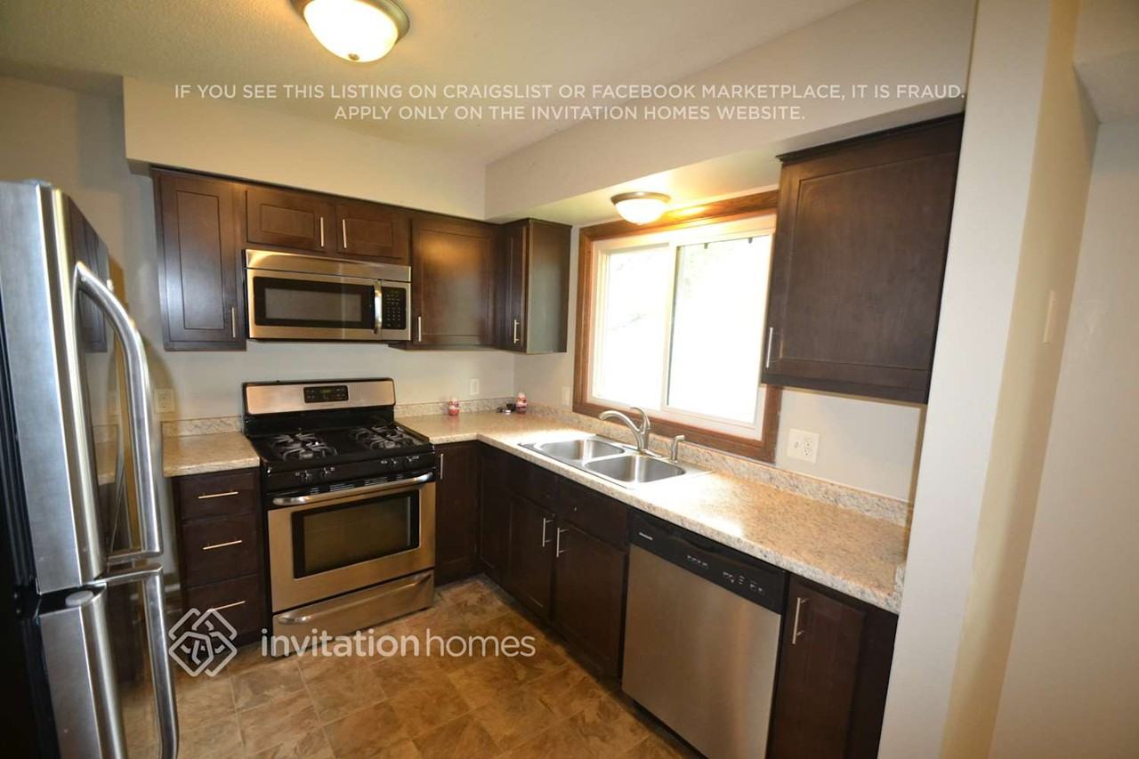 6316 68th Ave N - Photo 4 of 10